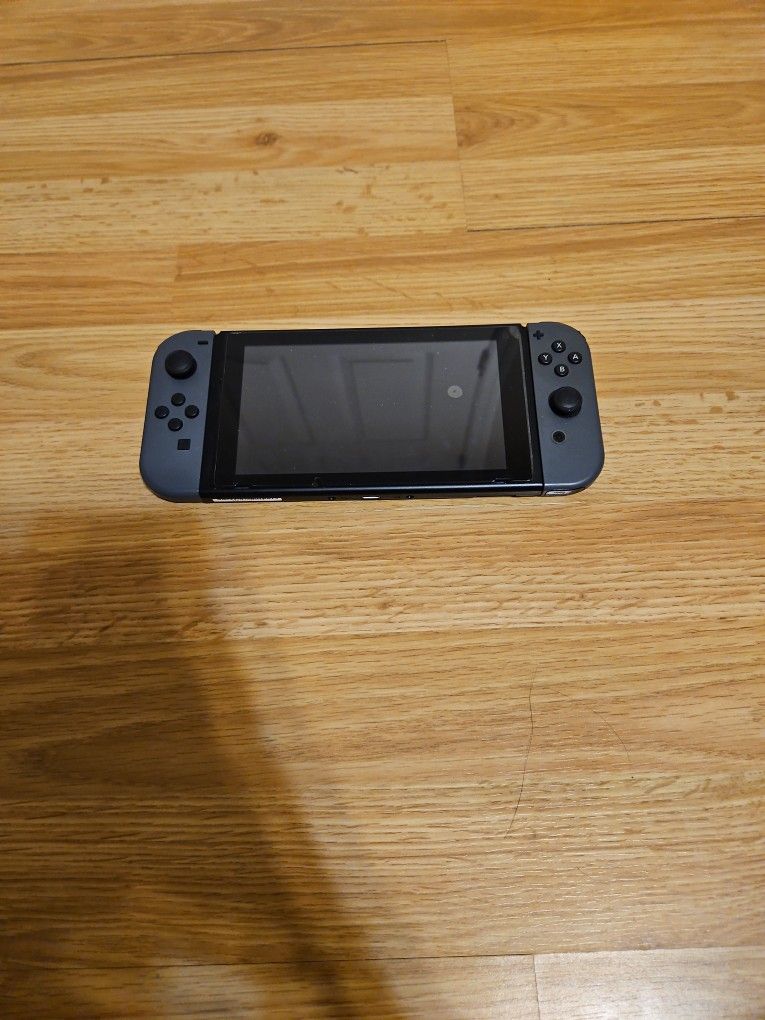 Nintendo Switch Whith Asasins Creed 3 and case