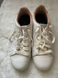 KURU ROAM Sneakers