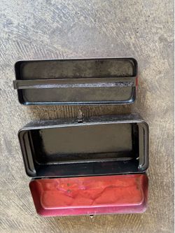 Metal tool box