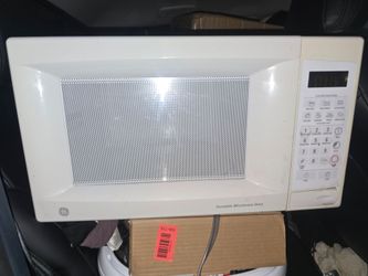 GE Microwave Oven