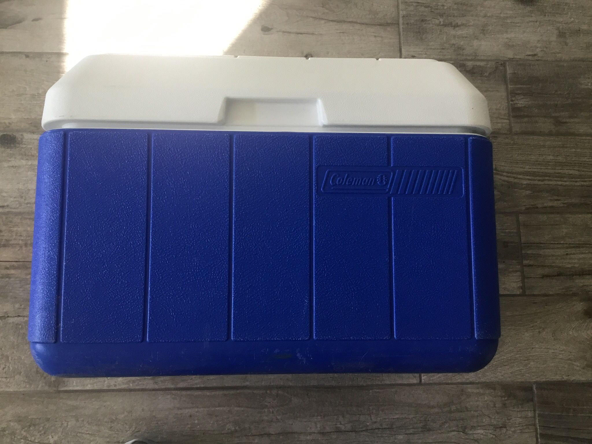 COLEMAN 48QT COOLER.