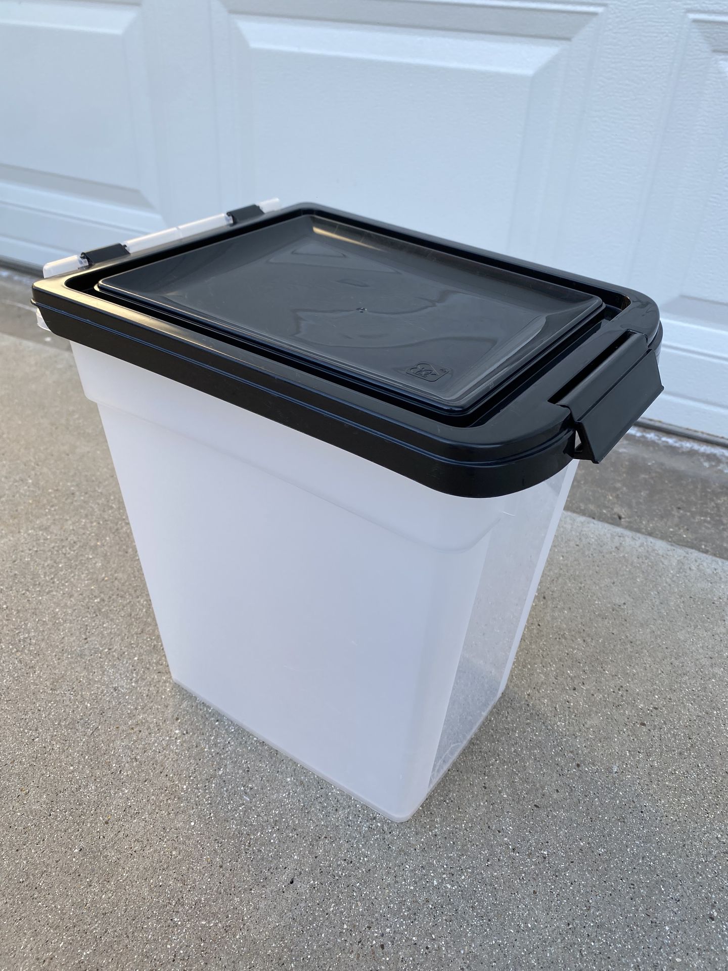 Pet Food Container 🐶🐱 (Volume Capacity: 10lb)