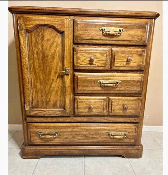 Dresser