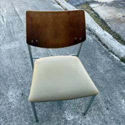 Allsteel Gunlocke Molti Guest Chair