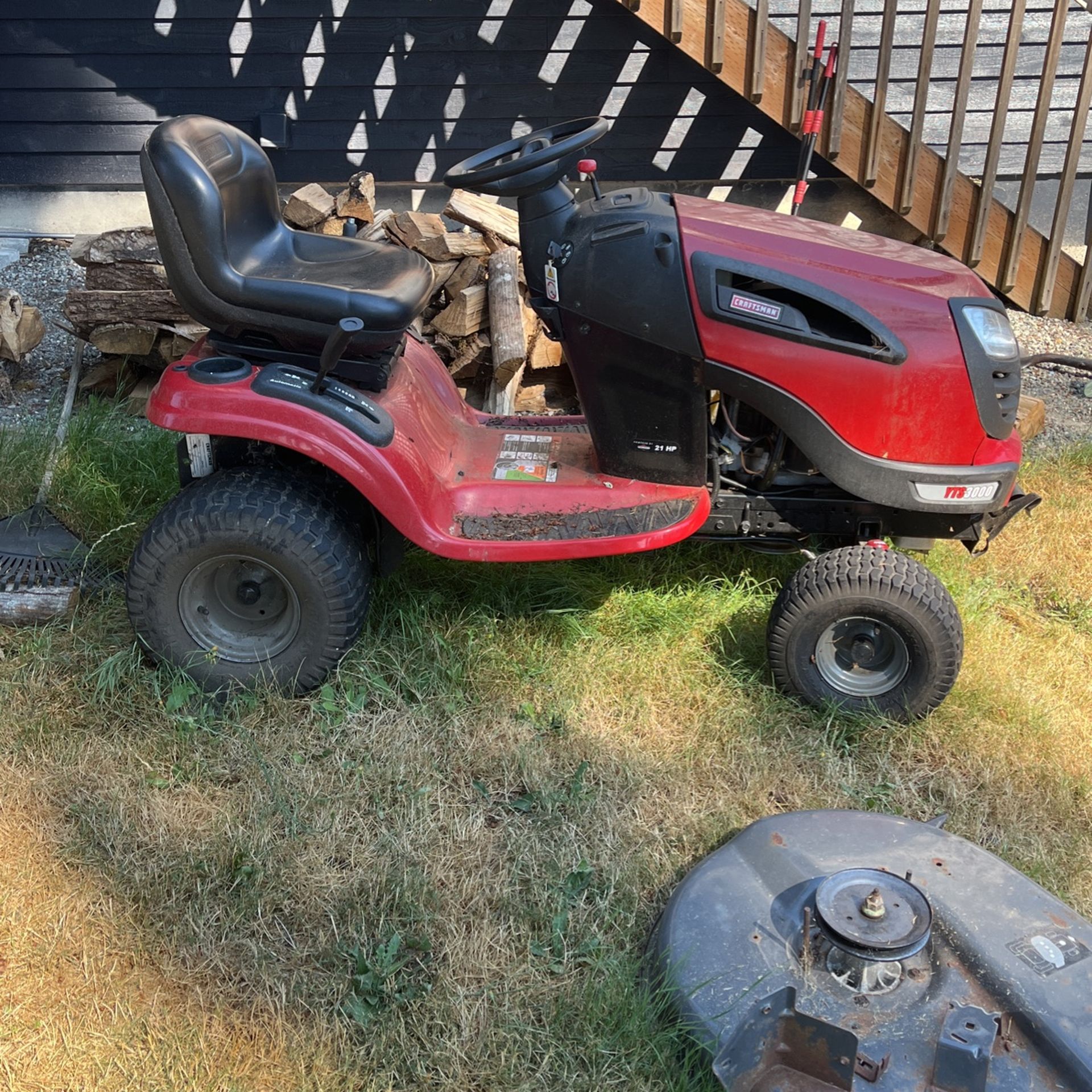 Craftsman Riding Lawn Mower With Mower Deck 