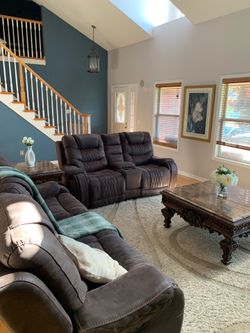 Couch and table set/Living room set