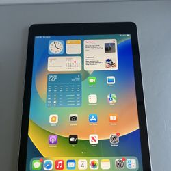 Apple iPad 5th Gen A1822 32GB Tablet 9.7” iOS 16 w/ Charger - $99