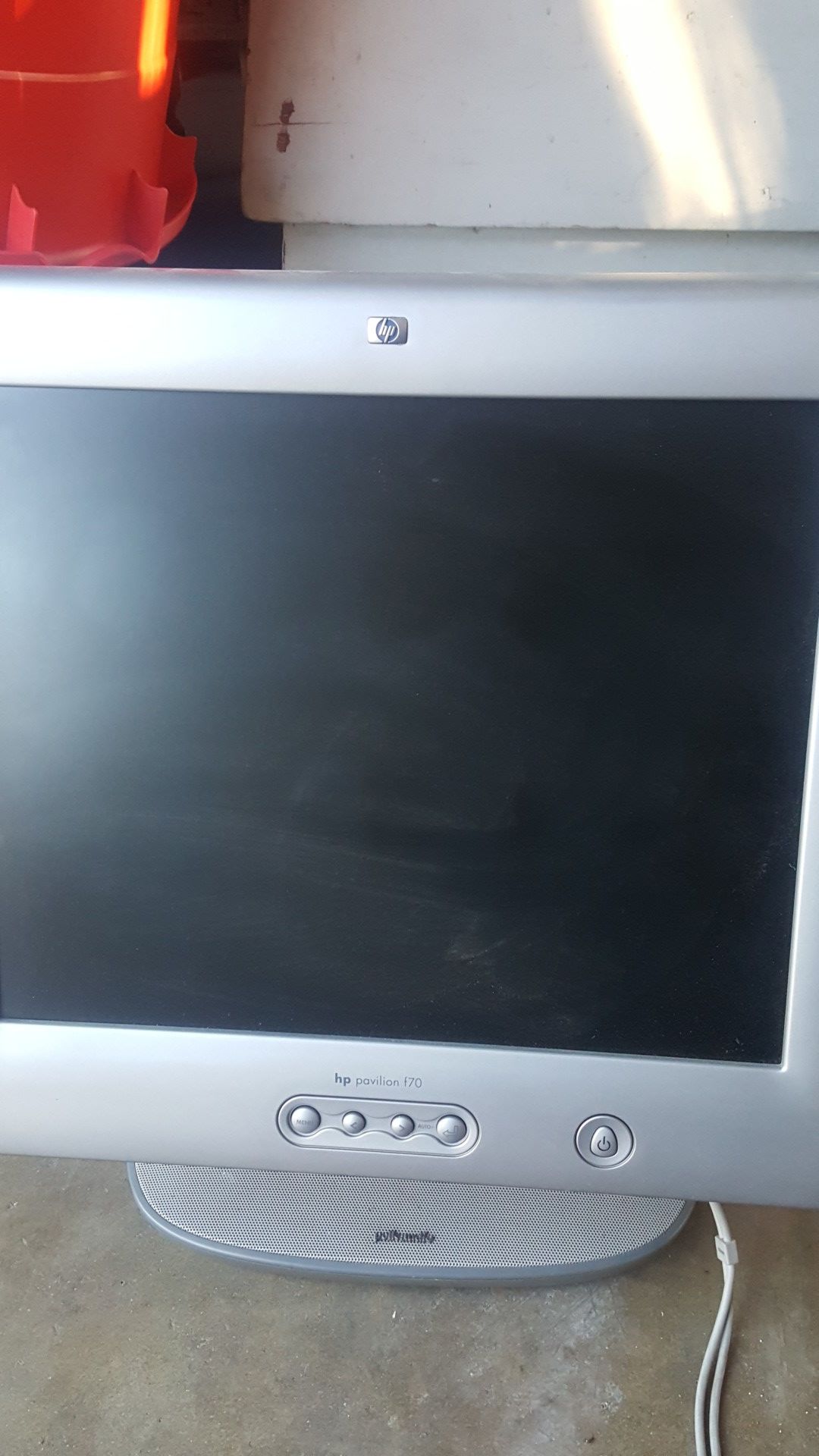 HP Pavilion f70 desktop monitor