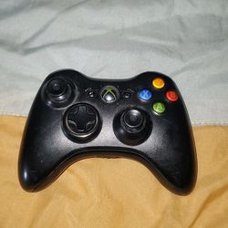 Xbox 360 Controller (Saleing As is)