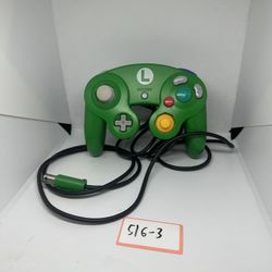 Club Nintendo Luigi GameCube Controller limited edition tested and working!
