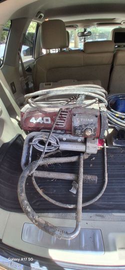 Titan 440 Airless Paint Sprayer
