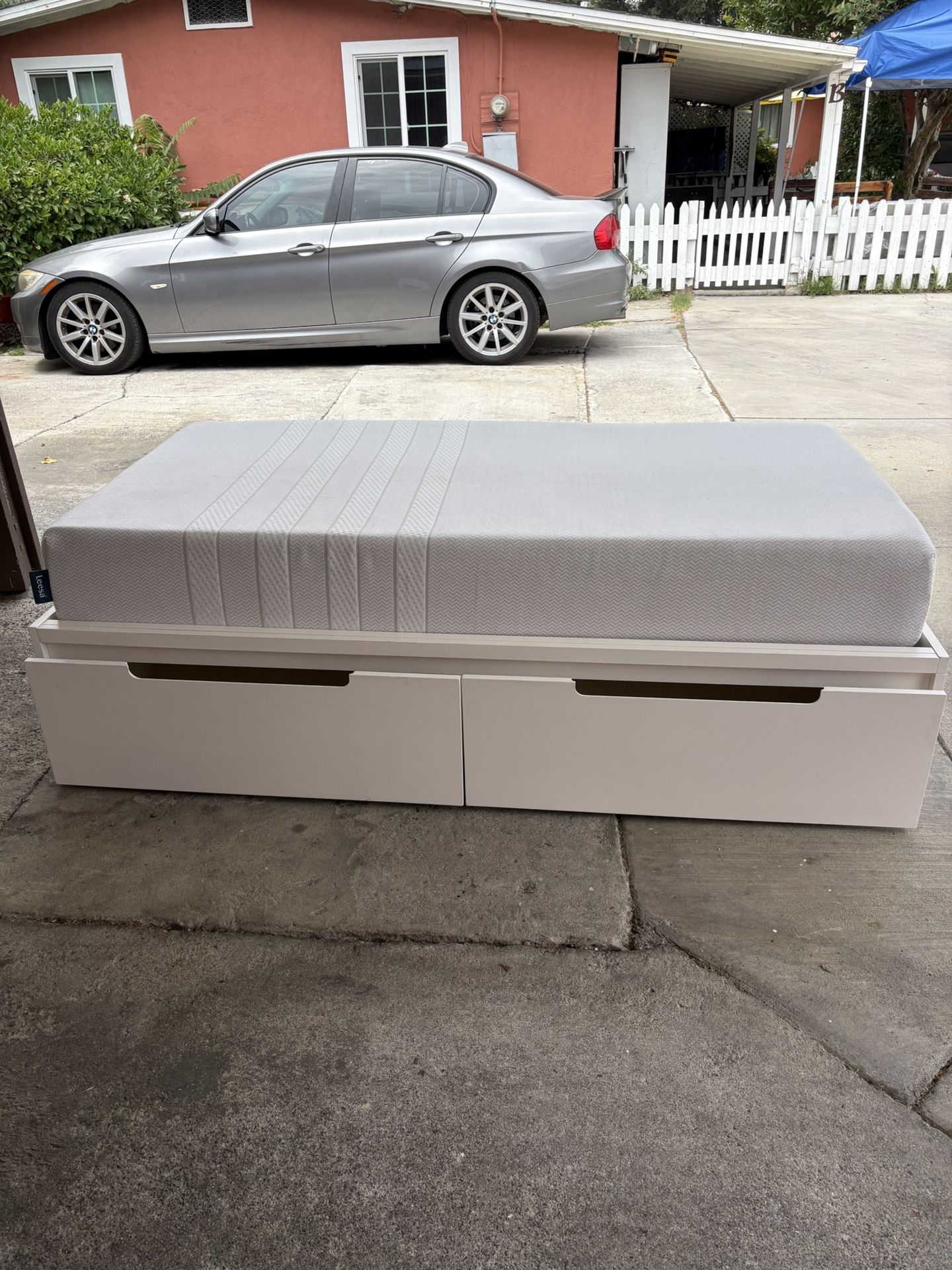 Twin Bed