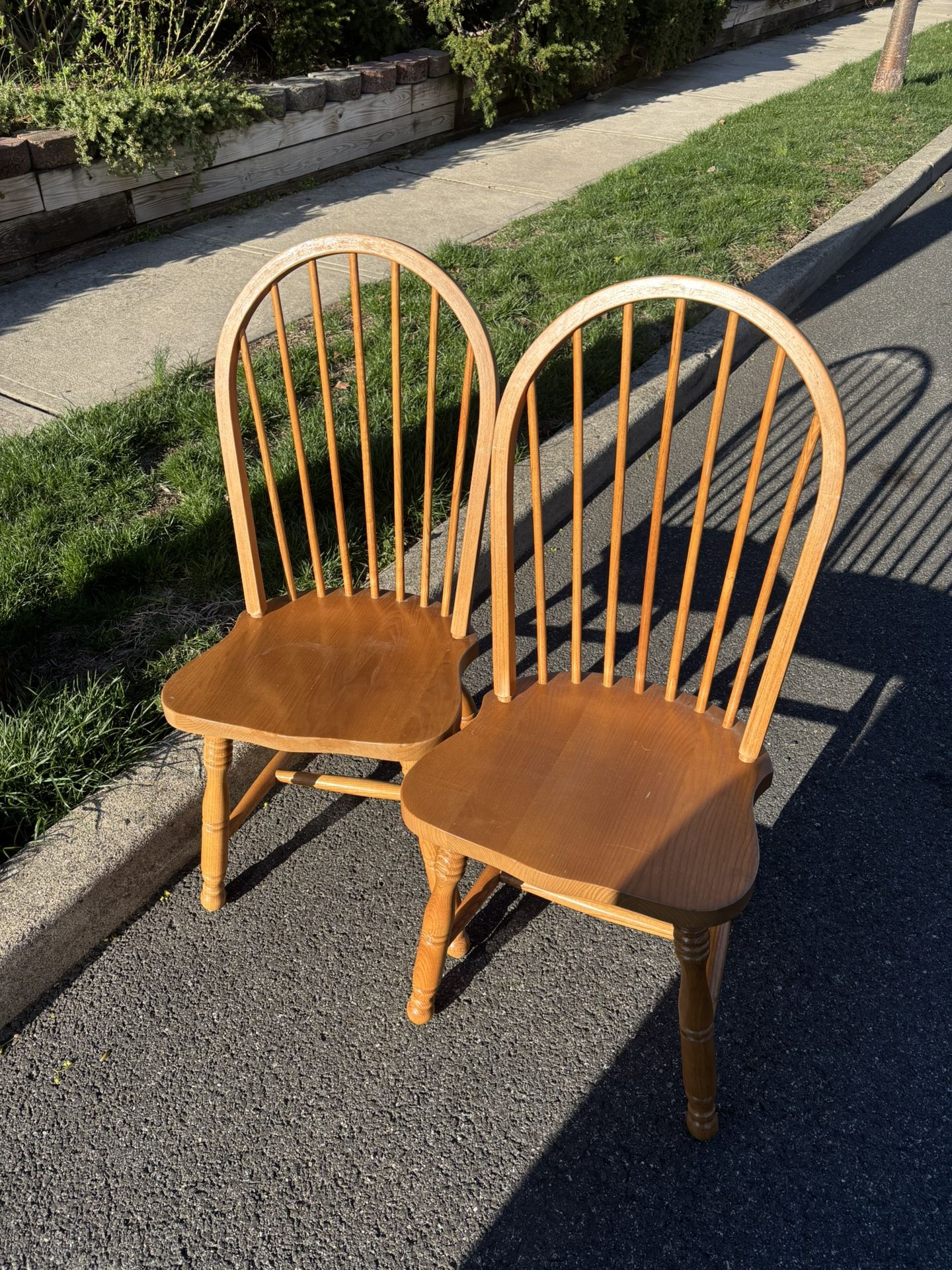 2 solid wood chair