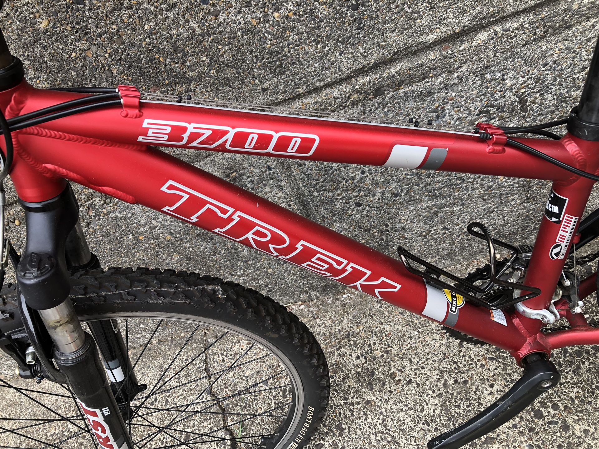 Trek 2025 3700 red