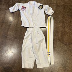 Youth Sportive Outfit With Belt
