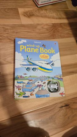 Usborne Wind-up Plane Book **Brand New**