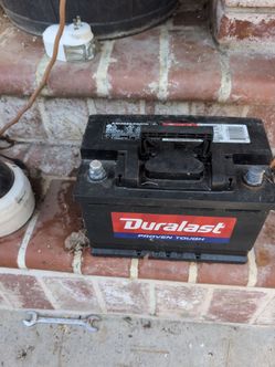 duralast u12 volt battery charged ready to go