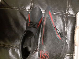 Gucci shoe's