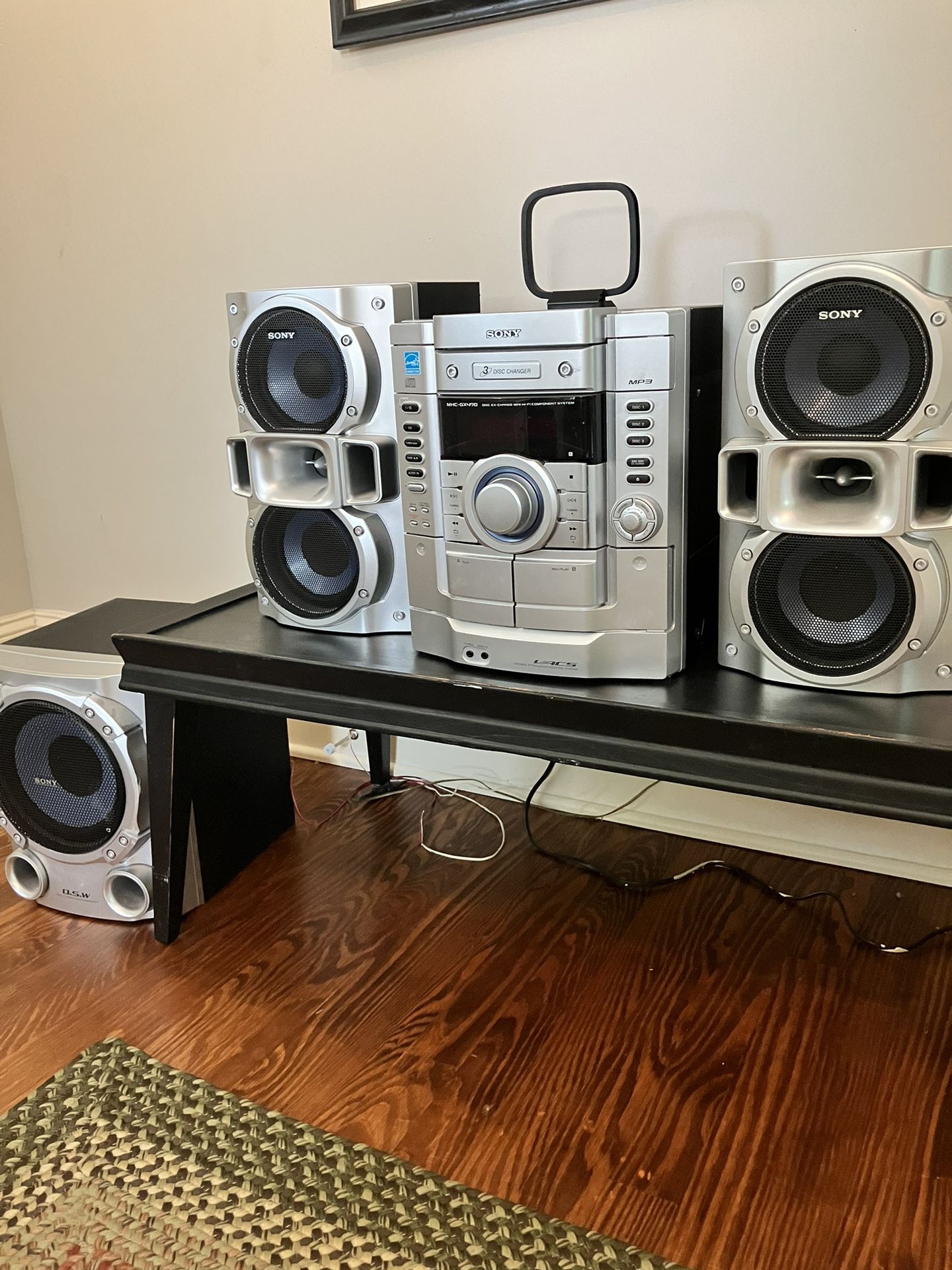 Sony Stereo HCD-GX470 CD/Tape Deck/Receiver With Bookshelf Speakers And Sub Woofer