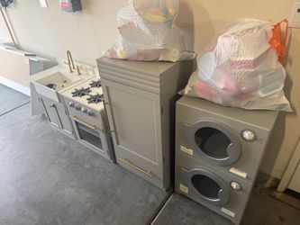 Play kitchen