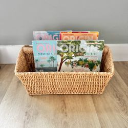 Vintage Natural Woven Seagrass Magazine Holder Wicker Raffia Basket with Divider and Handle Tote