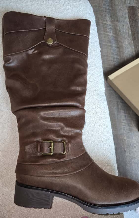Women’s Bjorndal Boots – Size 8M – Brand New!