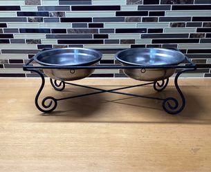 Dog bowls with stand