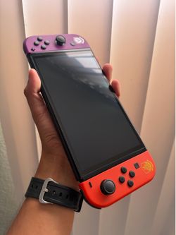 Nintendo switch Oled Scarlet and Violet