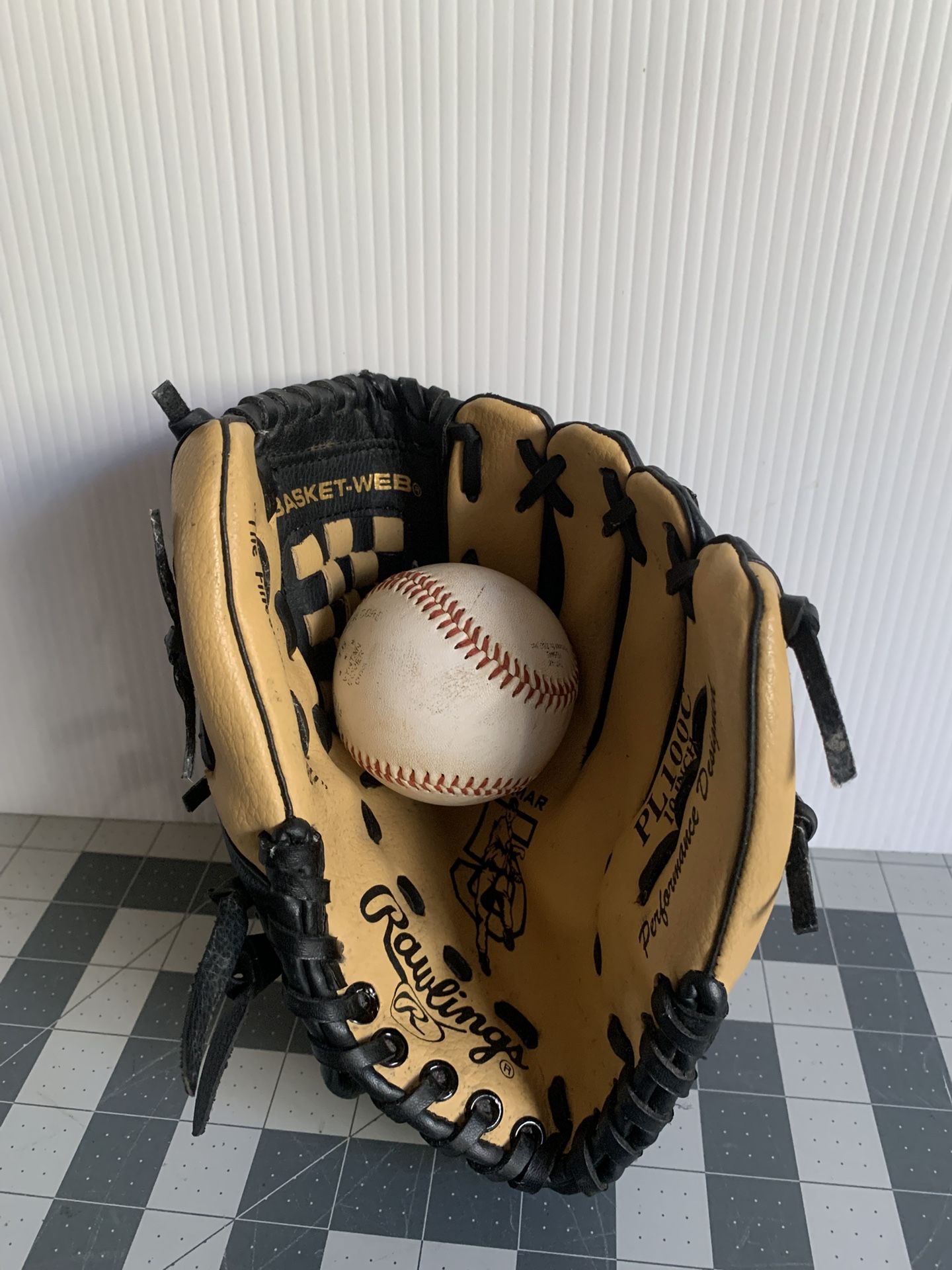 Rawlings 10 inch Little League Baseball Glove (PL100C)