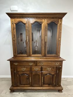 Solid Wood Cabinet / Hutch – Glass Display – Excellent Condition