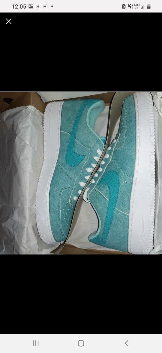TEAL AND WHITE SIZE 12 AIR FORCE 1
