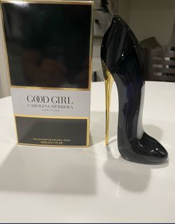 Carolina Herrera Eau De Perfum new