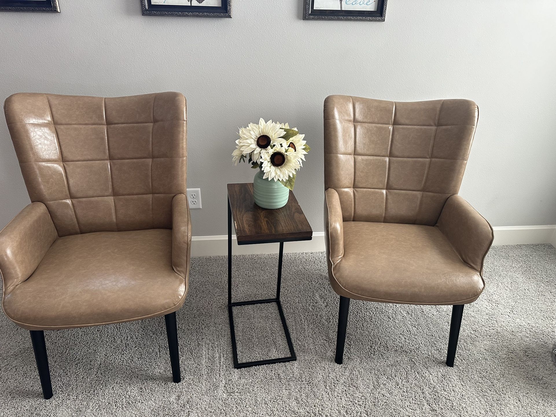 WLeather Accent Chair, Mid-Century Modern Wingback Armchair with Wood Legs, Comfy Upholstere