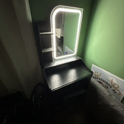 Vanity desk and mirror with Lights and seat 