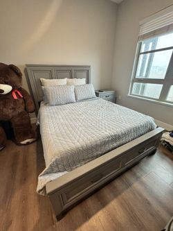 MUST GO TODAY Bed frame with Dresser And Drawer