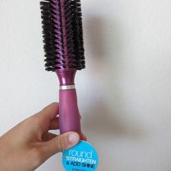 Round And Straighten Hairbrush 