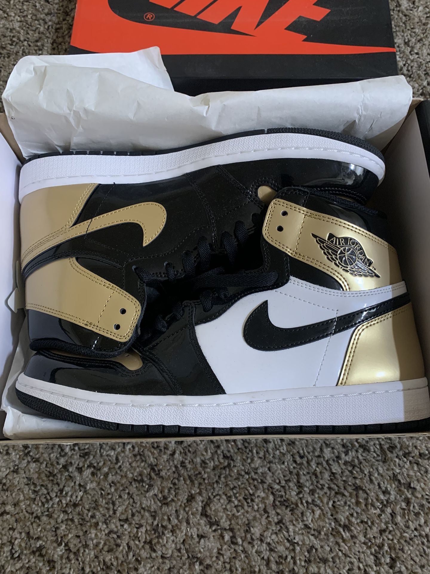 Jordan 1 Retro High NRG Patent Gold Toe