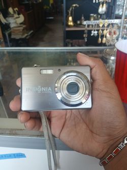 insignia 10 megapixels digital camera