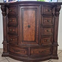Large Dresser  10 Drawers 