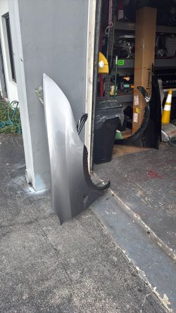 Tesla Model Y 2026 rh fender oem