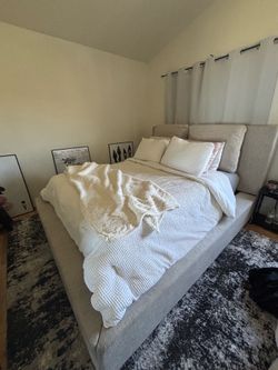 Queen Bedframe
