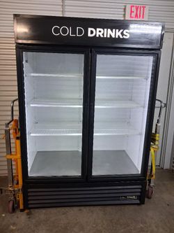 True GDM-49 Commercial Cooler Double Glass Door Display Refrigerator / Merchandiser Fridge