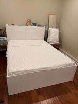 IKEA malm queen bed with 4 storage