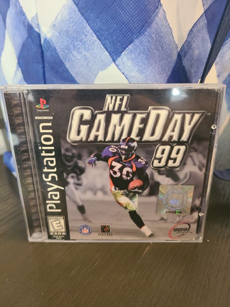NFL GameDay 99 Ps1