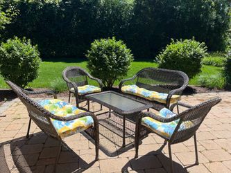 Outdoor Seating Set (w/ Cushions)