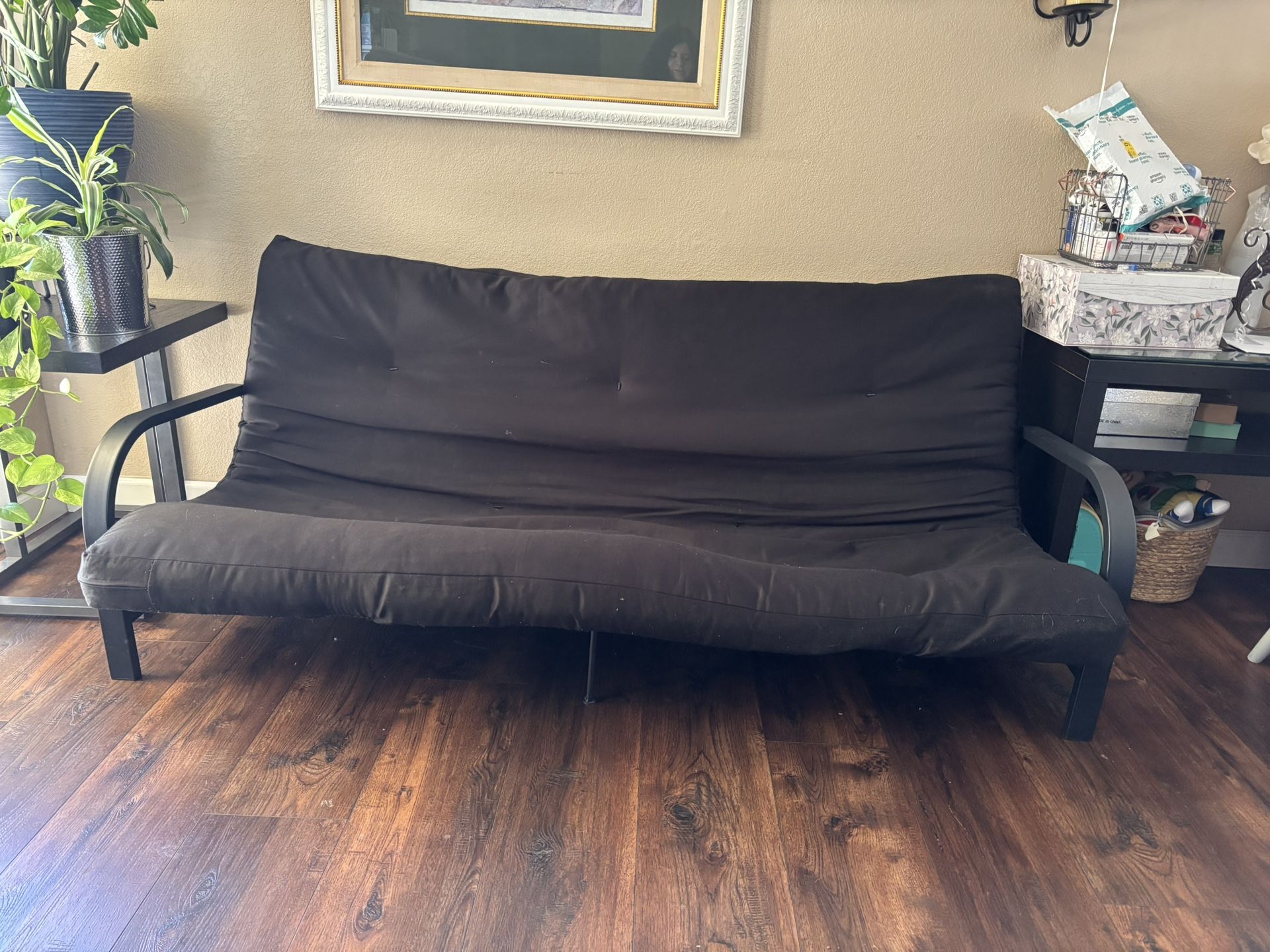 Black Futon