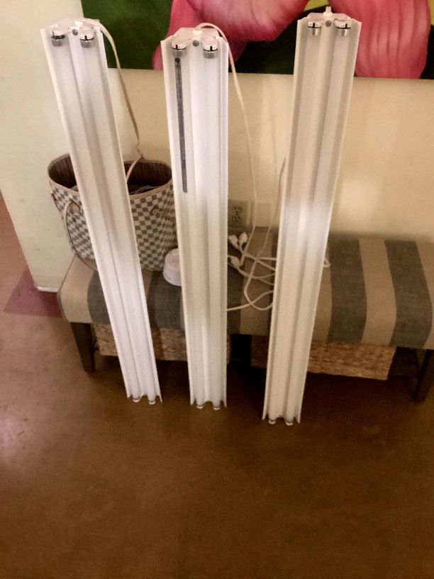 (4) 48 Inch Shop Lights / Grow Lights - Selling All 4