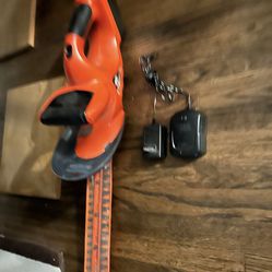 Cordless Black and Decker Hedge Trimmer 22 Inch 18 Volt 1 Battery And Charger Asking Works Great Still Like New Need Gone Today  Asking 60 