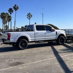 2019 Ford F250 Lariat V8 6.2 Gasoline 4x4 Pearl White With Black Leather. 