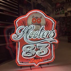 Super Rare  Original 1983 Vintage HOOTERS  Glass Tubes Neon Sign 